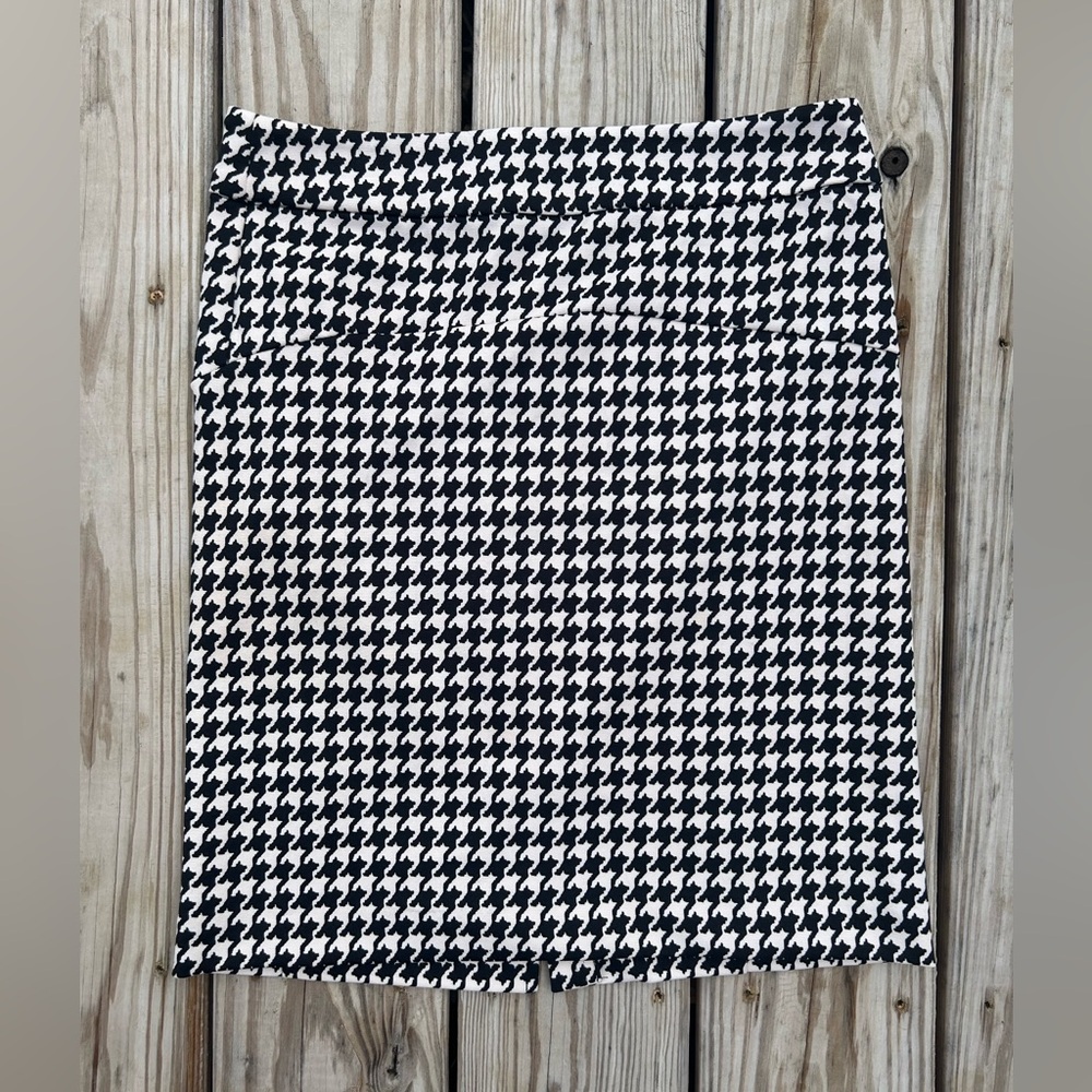 Michael Kors Ladies Houndstooth‎ Black And Pink w/Slit Pencil Skirt Sz 4 Zipper